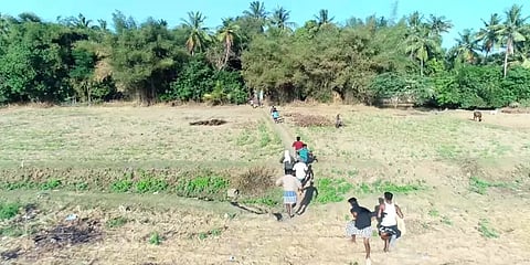 கண்காணித்த ட்ரோன் கேமராவை கல்வீசித் தாக்க முயன்றவர் கைது..!