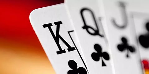 மதுரையில் ஊரடங்கை மீறி கும்பலாக சூதாட்டம்: கைது செய்த போலீசார்