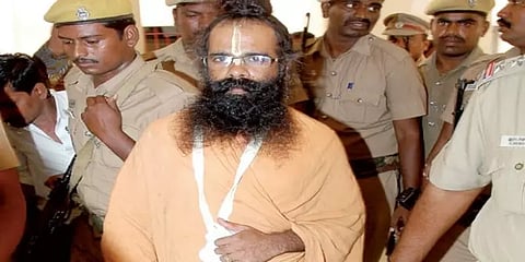 தந்தையின் இறுதி சடங்கை வீடியோ காலில் பார்க்க முருகனுக்கு அனுமதி மறுப்பு