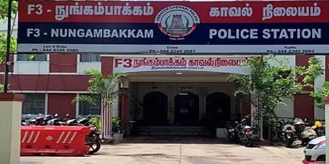 சென்னையில் 2 காவலர்களுக்கு கொரோனா உறுதி