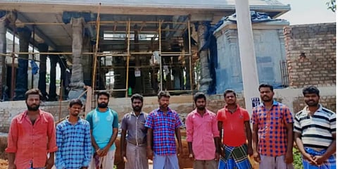 கோயில் பணிக்காக ஆந்திரா பயணம் : ஊரடங்கால் தவிக்கும் தமிழக சிற்பிகள்