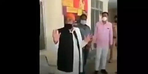 “முஸ்லிம் கடைகளில் காய்கறி வாங்காதீர்கள்” - உபி எம்.எல்.ஏவின் சர்ச்சை பேச்சு