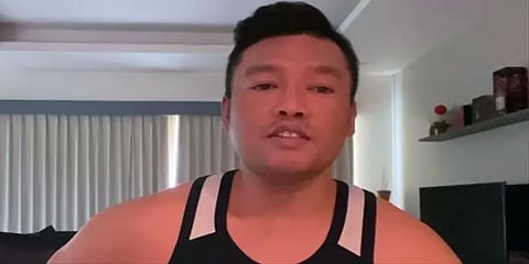 தடைகளை மீறி புலி, யானை உள்ளிட்ட விலங்குகளுக்கு உணவளித்த ஆஸ்திரேலிய நபர் !