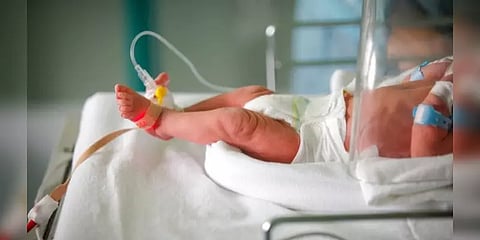 மதுரையில் கொரோனா பாதித்த கர்ப்பிணிக்கு பெண் குழந்தை : தாயும், சேயும் நலம்..