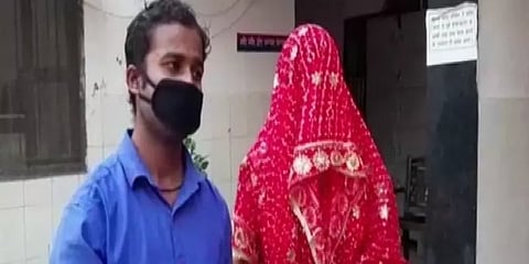 மளிகை சாமான் வாங்கப் போன மகன் மணப் பெண்ணுடன் வந்ததால் தாய் அதிர்ச்சி !