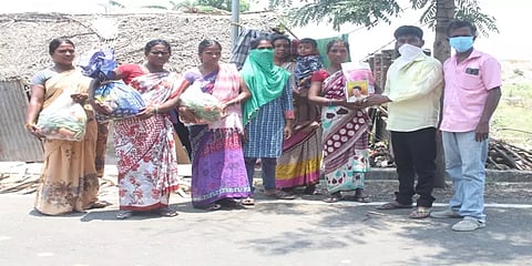 புதிய தலைமுறை செய்தி எதிரொலி: கட்டுமான தொழிலாளர்களுக்கு உதவிய விஜய் ரசிகர்கள்..!