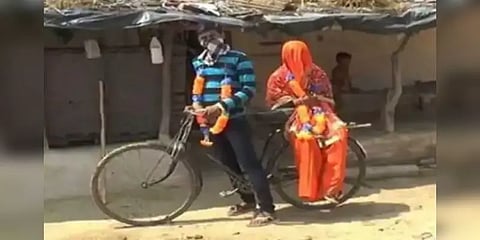 மணப்பெண்ணை அழைத்து வர 100 கி.மீட்டர் சைக்கிளில் பயணித்த மணமகன்