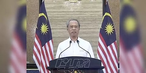 கட்டுப்பாடுகளுடன் நிறுவனங்களைத் திறக்க மலேசியப் பிரதமர் அனுமதி