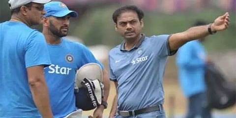 "கிரிக்கெட்டிலிருந்து ஒதுங்கியது தோனியின் முடிவுதான்"முன்னாள் தேர்வுக்குழு தலைவர் கருத்து!