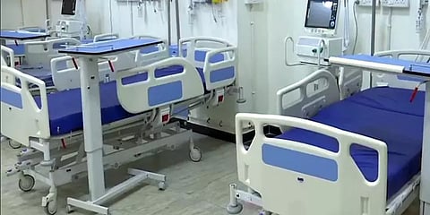 மருத்துவமனைகள் அனுமதிக்க மறுப்பு : சிகிச்சையின்றி இறந்த முதியவர்