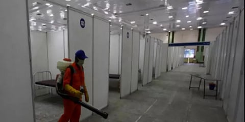 சென்னை வர்த்தக மையத்திற்கு மாற்றப்படும் கொரோனா நோயாளிகள்