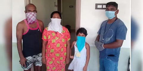 மாற்றுத்திறனாளி பெற்றோருடன் முடங்கிய குழந்தை : மீட்டெடுத்த அரசு அதிகாரிகள்..!