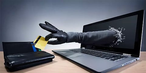 போலி கஸ்டமர் கேர்: 2 மணி நேரத்தில் ரூ.2.25 லட்சம் இழந்த தொழிலதிபர்!!