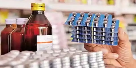 போதைக்காக டானிக்; மாத்திரை: ராமநாதபுரத்தில் போதைக் கிடங்காக செயல்பட்ட மெடிக்கல்!!