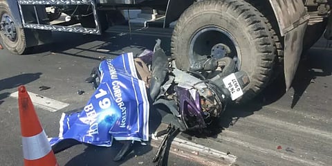 பணிக்கு சென்ற பெண் போலீஸ் : லாரி விபத்தில் உயிரிழந்த சோகம்..!