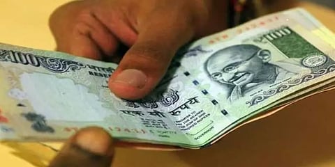 "இத தொட்டா நீ கெட்ட"- கொரோனா வதந்தியால் பத்திரமாக கிடைத்த பணம் !