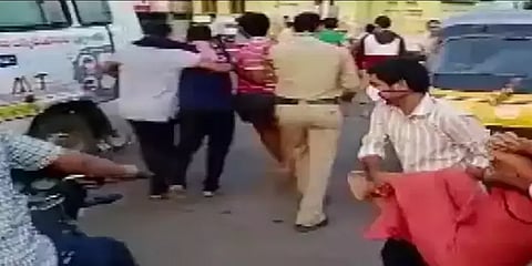 விசாகப்பட்டினத்தில் ரசாயன ஆலையில் வாயுக்கசிவு : 3 பேர் பலி; நூற்றுக்கணக்கானோர் பாதிப்பு