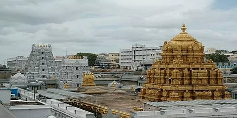 ஊரடங்கு: திருப்பதி கோயிலில் 400 கோடி ரூபாய் வருவாய் இழப்பு !!