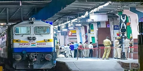 சிறப்பு ரயில்களில் பயணம் செய்பவரா நீங்கள் ? இதனை கவனியுங்கள் !