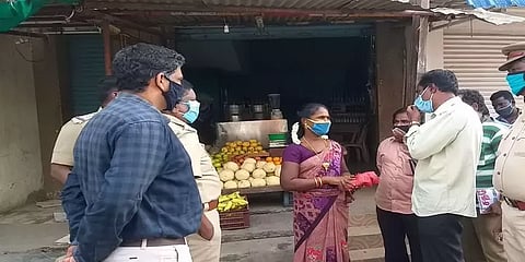 அதிர்வலையை ஏற்படுத்திய வீடியோ: நேரில் சென்று வருத்தம் தெரிவித்த வாணியம்பாடி ஆணையர்!