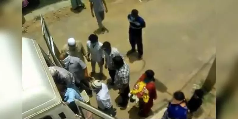 இறுதிச் சடங்கில் வெளிப்பட்ட மதங்களைக் கடந்த மனிதநேயம்