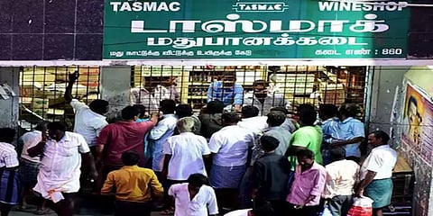 டாஸ்மாக் தொடர்பான வழக்குகள் : 3 நீதிபதிகள் கொண்ட அமர்வு இன்று விசாரணை