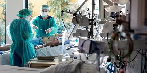 86 வயது.. 22 கிலோ.. - மனம் தளராமல் கொரோனாவில் இருந்து மீண்ட மூதாட்டி...!