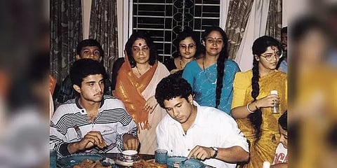 “டாடி வீட்டில் ஒரு விளையாட்டுப் பொழுதில்” - பழைய நினைவில் மூழ்கிய சச்சின்