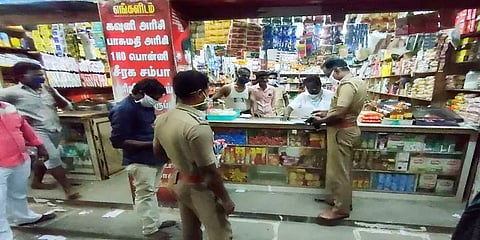 உரிய அனுமதியில்லாமல் எலி பேஸ்ட் விற்பனை - பறிமுதல் செய்த காவல்துறையினர்.