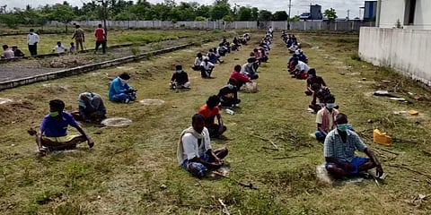 டோக்கன்... நீண்ட வரிசை.. காத்திருப்பு - தமிழகத்தில் திறக்கப்பட்ட டாஸ்மாக்!!