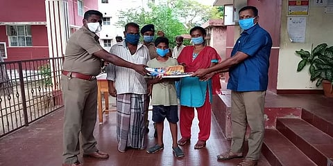 வீட்டில் கோபித்துக் கொண்டு இருசக்கர வாகனத்தில் சுற்றிய சிறுவன் - மடக்கிப் பிடித்த போலீஸ்