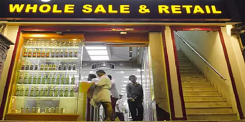 புதுச்சேரியில் நாளை முதல் மதுக்கடைகள் திறப்பு