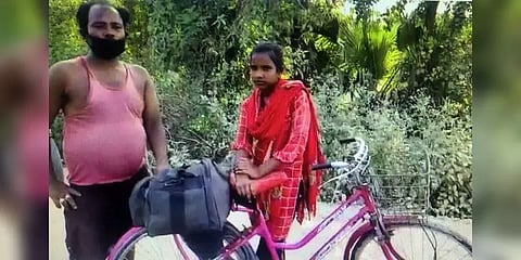 தந்தையுடன் பீகாரை நோக்கி 1200 கி.மீட்டர் சைக்கிளில் பயணித்த இளம் பெண்