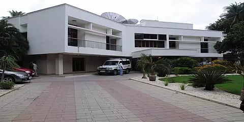 ஜெயலலிதாவின் இல்லத்தை நினைவு இல்லமாக்க அவசரச் சட்டம் பிறப்பிப்பு