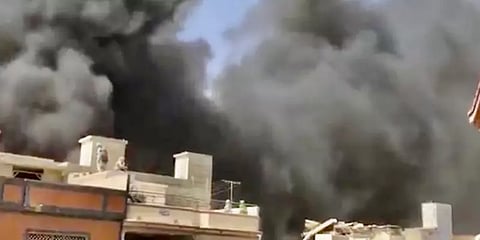 பாகிஸ்தானில் 90 பயணிகளுடன் தரையிறங்கிய விமானம் விபத்து