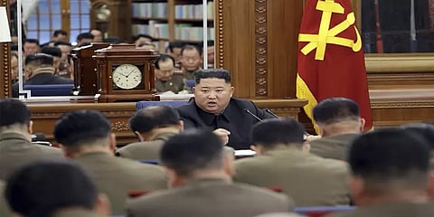 சர்ச்சைகளுக்கு முற்றுப்புள்ளி - மீண்டும் வெளியே வந்த கிம் ஜாங் உன்