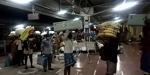 வெளி மாநிலங்களில் பணிபுரிந்த 1,096 பேர் சிறப்பு ரயில் மூலம் தமிழகம் வருகை