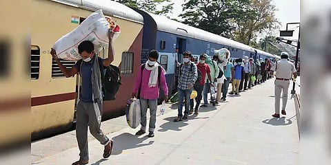 புலம்பெயர் தொழிலாளர்கள் செலவை ஏற்பது யார்..? - மத்திய அரசின் பதில்..!