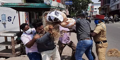 புதுச்சேரி: மோடியின் உருவ பொம்மையை எரிக்க முயற்சி- 50-க்கும் மேற்பட்டோர் கைது