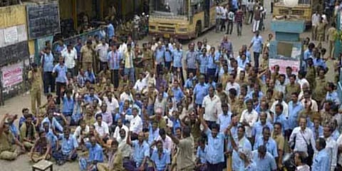 ஊதியம் பிடித்தமா ? - போக்குவரத்து தொழிலாளர்கள் நாளை போராட்டம்..!