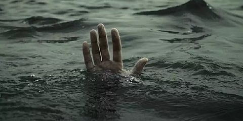 குடிநீர் குழாய்க்காக தோண்டப்பட்ட குழியில் விழுந்து உயிரிழந்த 7 வயது சிறுவன்!