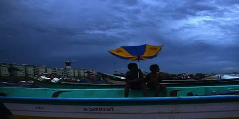 அரபிக்கடலில் காற்றழுத்த தாழ்வு மண்டலம்: புயலாக மாற வாய்ப்பு?