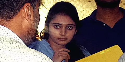 காஃபி டே நிறுவனர் மகனை கரம் பிடிக்கும் கர்நாடக காங். தலைவர் மகள் ?