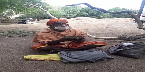 யாசகம் பெற்ற 20 ஆயிரம் ரூபாயை கொரோனா நிதியாக வழங்கிய யாசகர்..!