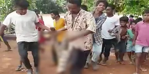 சிறுத்தையைக் கொன்று உடலை ஊர்வலம் கொண்டுபோன அசாம் மக்கள் - 7 பேர் கைது