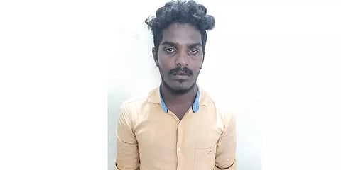 சிறுமியை கர்ப்பமாக்கிவிட்டு வேறு பெண்ணுடன் திருமணம்: மணமேடையில் மடக்கி பிடித்த போலீசார்..!