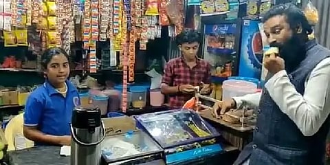 முகக்கவசம் இல்லாமல் கடைவீதியில் வலம் வந்த அமைச்சர் - சர்ச்சையான வீடியோ