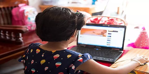 கர்நாடகாவில் 7 ஆம் வகுப்பு வரை "ஆன்லைன்" வகுப்புகளுக்குத் தடை