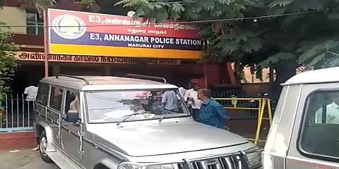 இந்து சமய அறநிலையத்துறைக்குச் சொந்தமான இடத்தை விற்க முயற்சி - இருவருக்கு போலீஸ் வலை வீச்சு