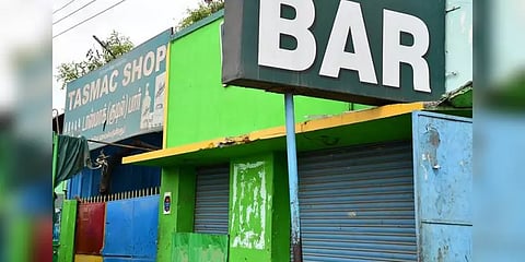 முழு பொதுமுடக்கம் அறிவிக்கப்பட்ட பகுதிகளில் டாஸ்மாக் கடைகள் மூடல்..!